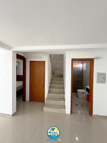 Casa En Venta En Res. Playuela - Tucacas.