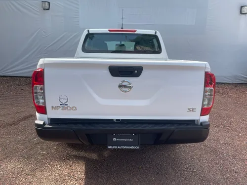 Nissan NP300 2.5 SE Paq Seguridad Mt