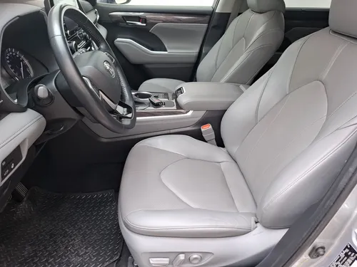 Toyota Highlander 3.5 Limited Panoramic Roof At