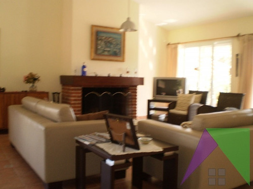 A Pasos De Playa Mansa- Ref: 28857