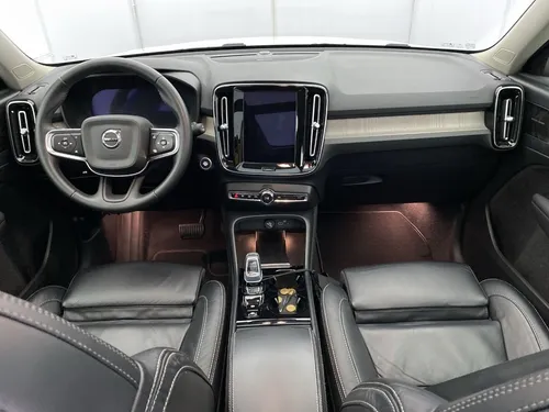 Volvo XC40 2.0 B5 Poll Star Hibrida