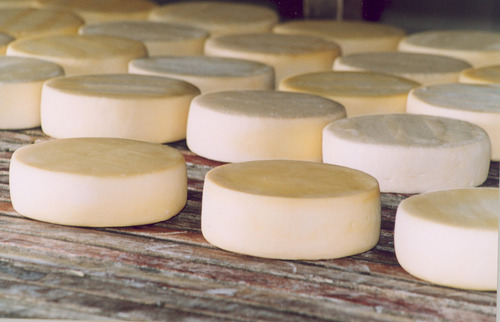 Queijo Minas Canastra Meia Cura 1,1 Kg - Artesanal