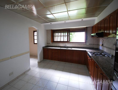 Imagen 10 de 30 de Oportunidad Metros Valor! 5 Ambientes Con Playroom Y Jardin. Toma Propiedad Enparte De Pago.