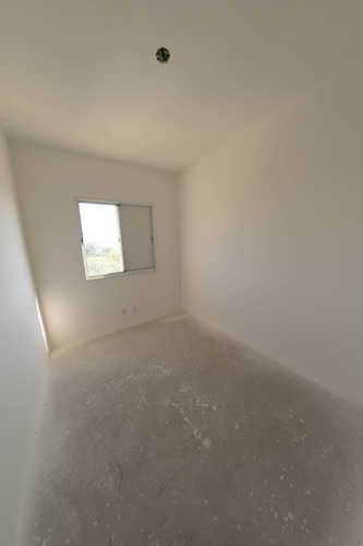 Apartamento Com 2 Quartos - Novo