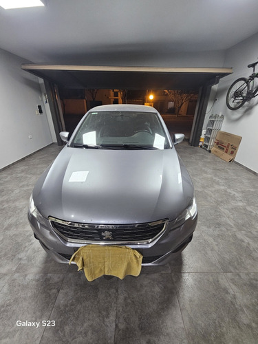 Peugeot 301 1.6 Allure Plus