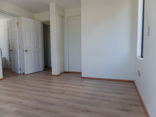 Casa Muy Amplia Para Empresas Y/o Habitacional