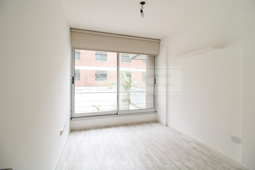 Imagen 6 de 29 de Semipiso De 3 Amb Con Cochera, Estilo Moderno En San Isidro
