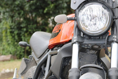 Imagen 12 de 16 de Ducati Scrambler 400 - Sixty Two Liquido