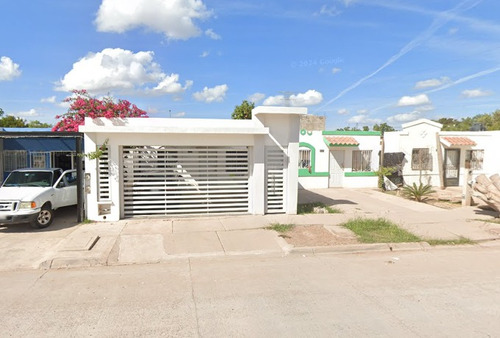 Sk01- Casa En Remate En Blvr Zacatecas, Jardines Del Bosque, Los Mochis, Sin. (65% Debajo De Su Valor Comercial, Solo Recursos Propios)