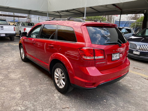Dodge Journey 2.4 Sxt 5 Pasajeros Plus At
