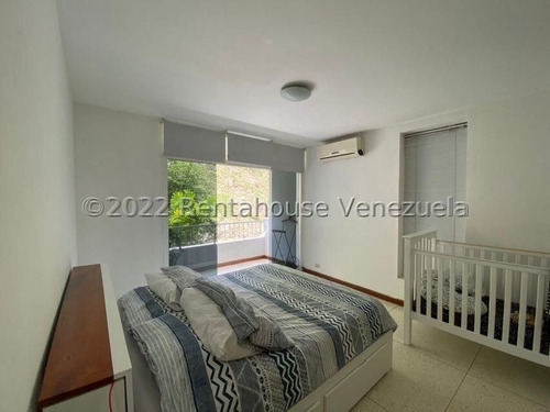Imagen 12 de 21 de George Tahan #23-5559 Venta Acogedora Casa Duplex, Con Amplios, Integrados E Iluminados Espacios De Ambiente Boho-chic Que Conducen A Un Agradable Jardín Posterior.