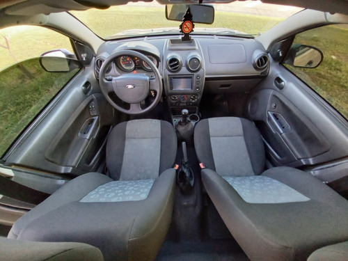 Imagem 2 de 13 de Ford Fiesta 1.6