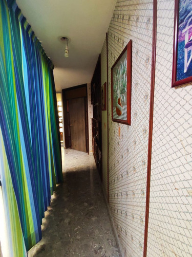 Casa En Amplia En Venta Merida, Sobre Avenida Miguel Aleman (fvc-2223)