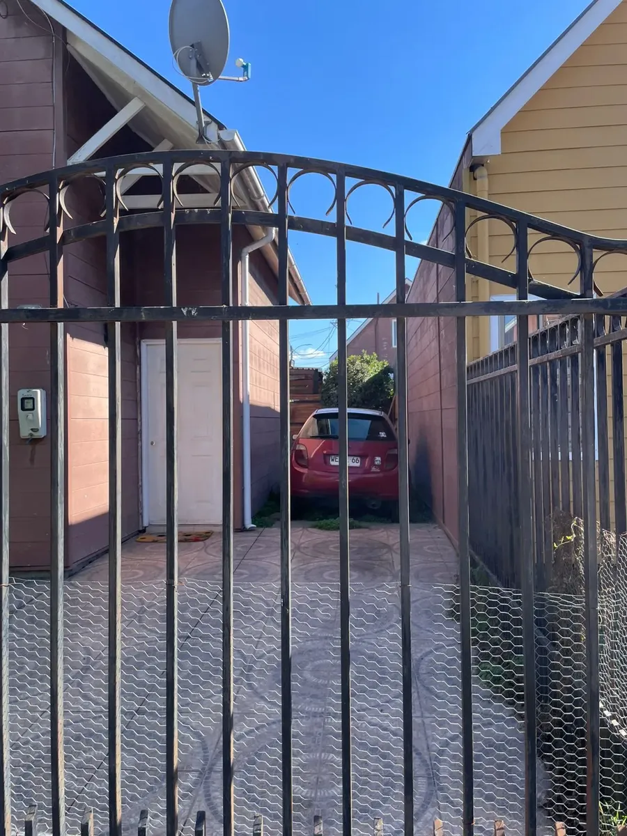 Imagen 3 de 10 de Se Vende Acogedora Y Luminosa Casa Individual De 3d Y 1b