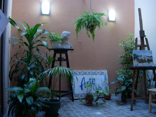 Dueña Vende Excelente Reciclaje En Parque Rodó, Detras Del Edificio Mercosur.