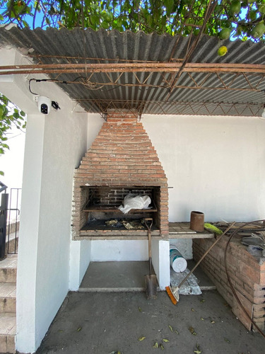 Venta Casa De 2 Dormitorios Bº Echeverria