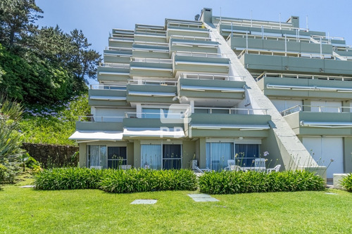 Venta Apartamento En Lomo De La Ballena 3 Dormitorios, Punta Ballena - Ventisquero - Ref : Pbi2921