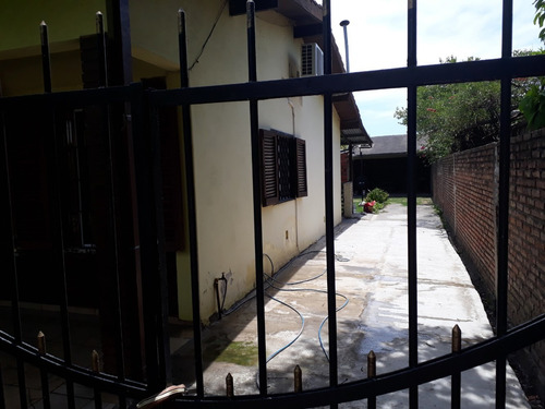 Imagen 2 de 12 de Casa En Venta Bruselas Al 600 Ituzaingo