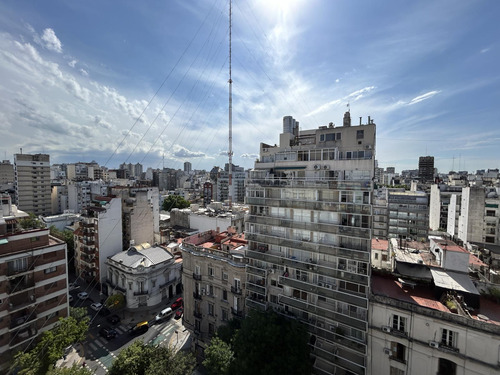 Venta Departamento De 3 Ambientes Con Dependencia Y Cochera En Recoleta, Barrio Norte