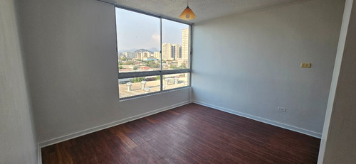 Disponible, Impecable, Con Estacionamiento Y Bd