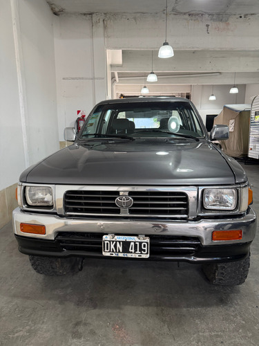 Vendo Hilux Sr5 2.8full Modelo 2000