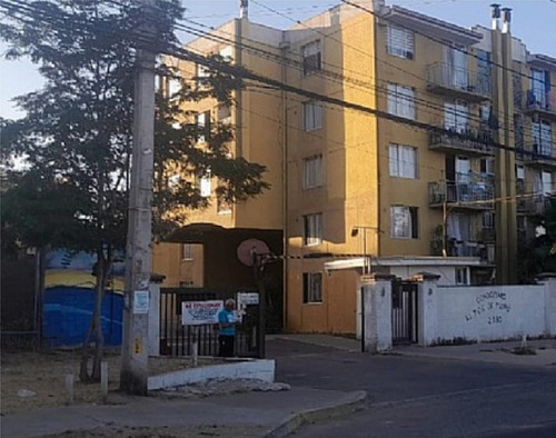 Departamento En Venta Con Estacionamiento, Altos De Maipú