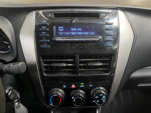 Toyota Yaris 1.5 16V FLEX SEDAN XL LIVE MULTIDRIVE