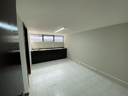 Excelente Oficina De 250 M2 En Prado Norte