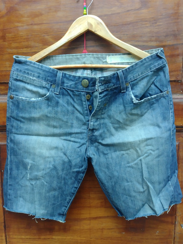 Bermuda Jean Wrangler M Flecos Y Desgaste Focalizado