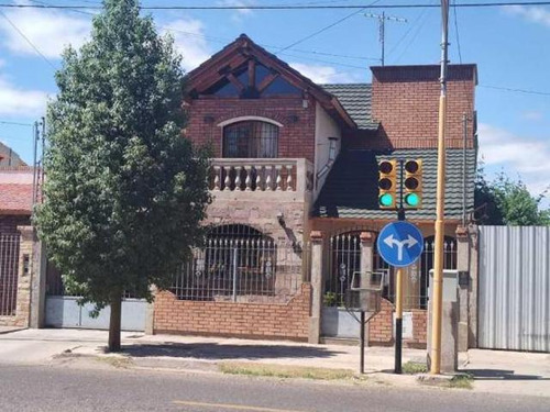 Casa De 2 Plantas, Rivadavia Mendoza