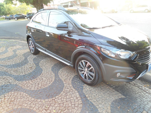 Imagem 2 de 7 de Chevrolet Onix Hatch 1.4 4p Flex Activ Automático