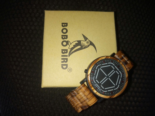 Reloj De Futurista De Madera Marca Bobobirt