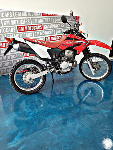 Imagen 4 de 15 de Honda Tornado 250 2017