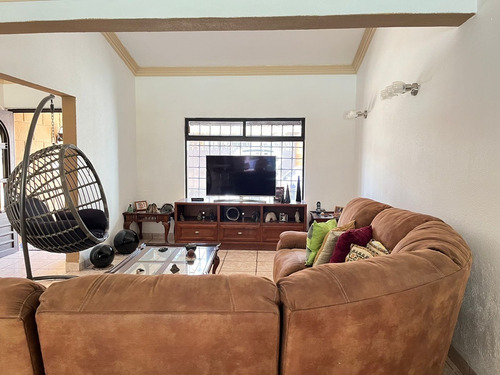 Casa En Cuernavaca Con Alberca