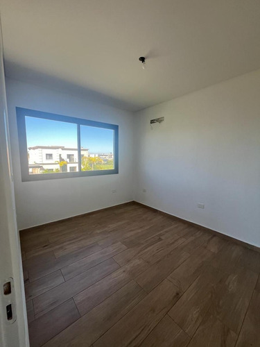 Casa En Barrio Ceibos Puertos Del Lago Lote Interno Escobar 3 Dormitorios Y Escritorio