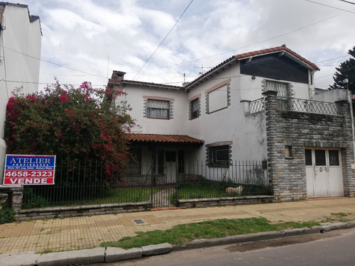 Casa 5 Ambientes/ Sobre Lote 13,60 X 42,50/ V. Sarmiento