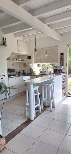 Casa 2 Ambientes + Cochera En Venta, Mar Azul