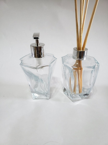 Imagem 2 de 5 de Kit Lavabo Frasco Elegance 210ml Transparente+bandeija