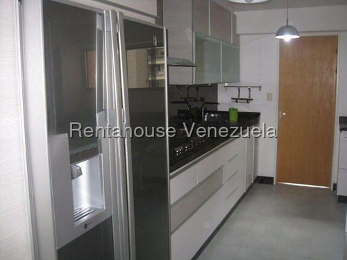 Venta De Amplio Y Practico Apartamento Oportunidad En Prados Del Este. Mv2519356