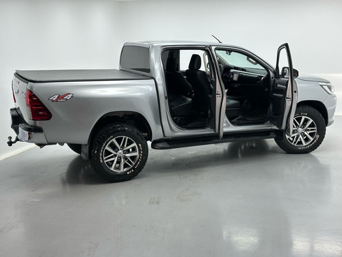 Toyota Hilux 2.8 SRX 4X4 CD 16V DIESEL 4P AUTOMÁTICO
