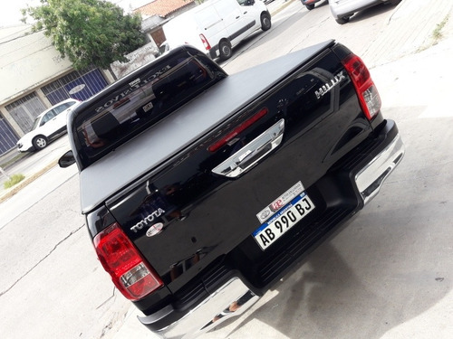 Toyota Hilux 2.8 Cd Sr 177cv 4x4 2017