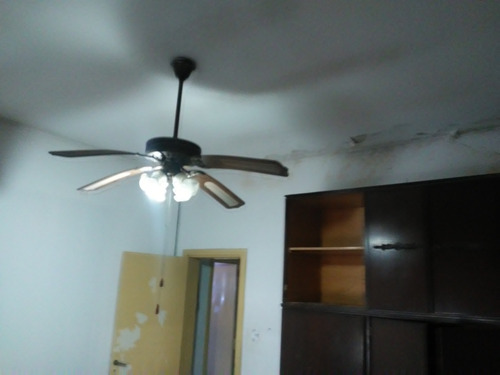 Casa De 4 Ambientes Y 2 Baños En Bernal Oeste.