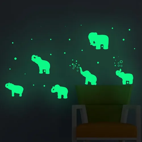 Golpeado En La Decoración De Elefante Oscuro Para El Marco,