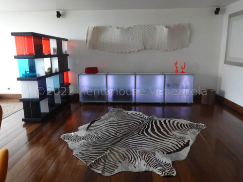 Ss: Vende Apartamento 25-13167 En Lomas De San Roman De 241 M2, 3h/3b/2pe