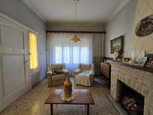 Casa 4 Ambientes En Venta En Temperley Jardín