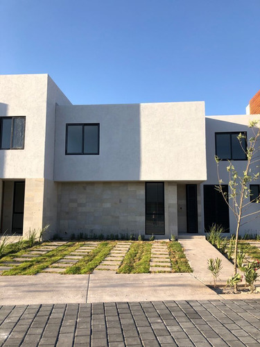 Se Vende Casa En Zibata, Luxury Y Premium, Estudio Con Opció