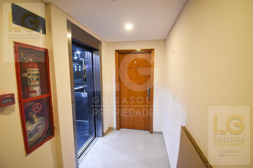 Imagen 6 de 18 de Departamento En Venta De 3 Ambientes Con Cochera En Berazategui Centro - Amenities