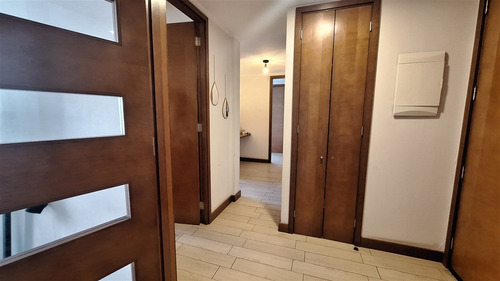 Departamento En Venta De 2 Dorm. En Las Condes 2 Estacionam