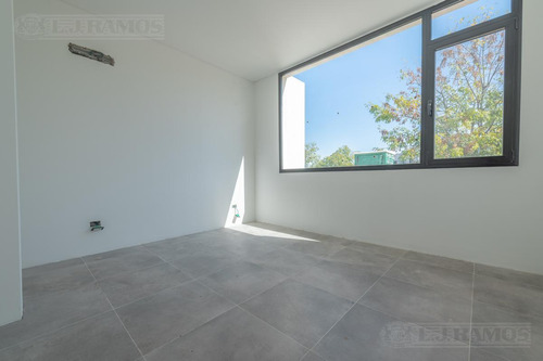 Casa 4 Ambientes En El Canton Golf - Pg