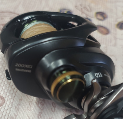 Carretilha Shimano Curado 200 Xg Verde-escuro Direito